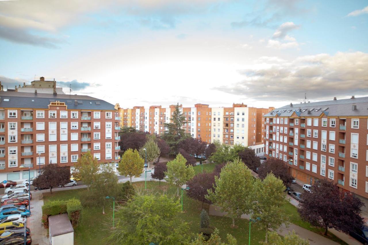 Housingleon - San Marcos Con Garaje Apartment Leon
